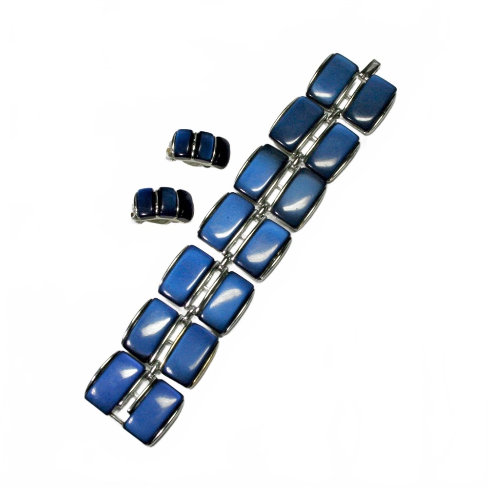 Lisner Demi Parure Bracelet and Clip Earrings in Blue and Silvertone